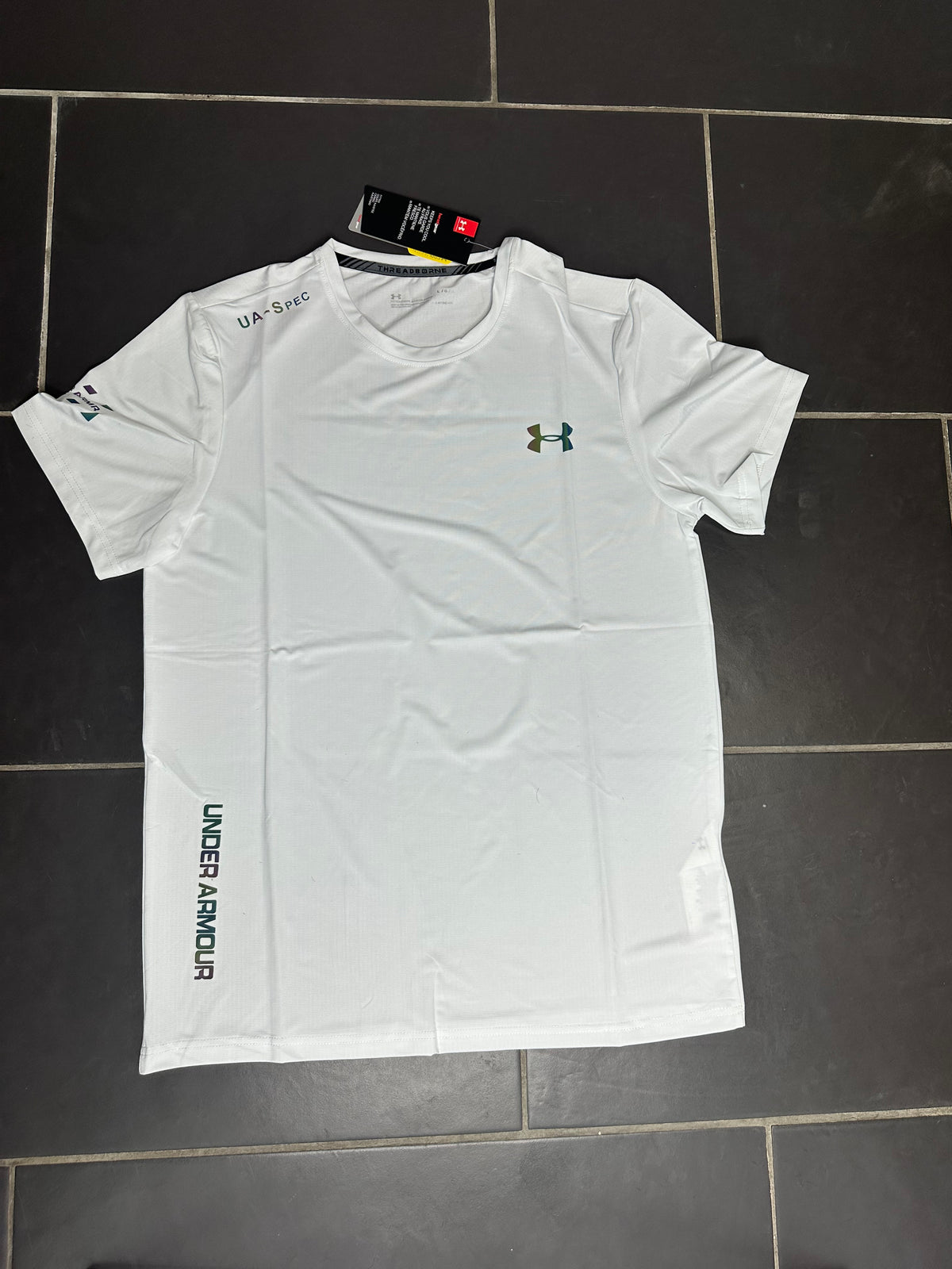 T-shirt under blanc