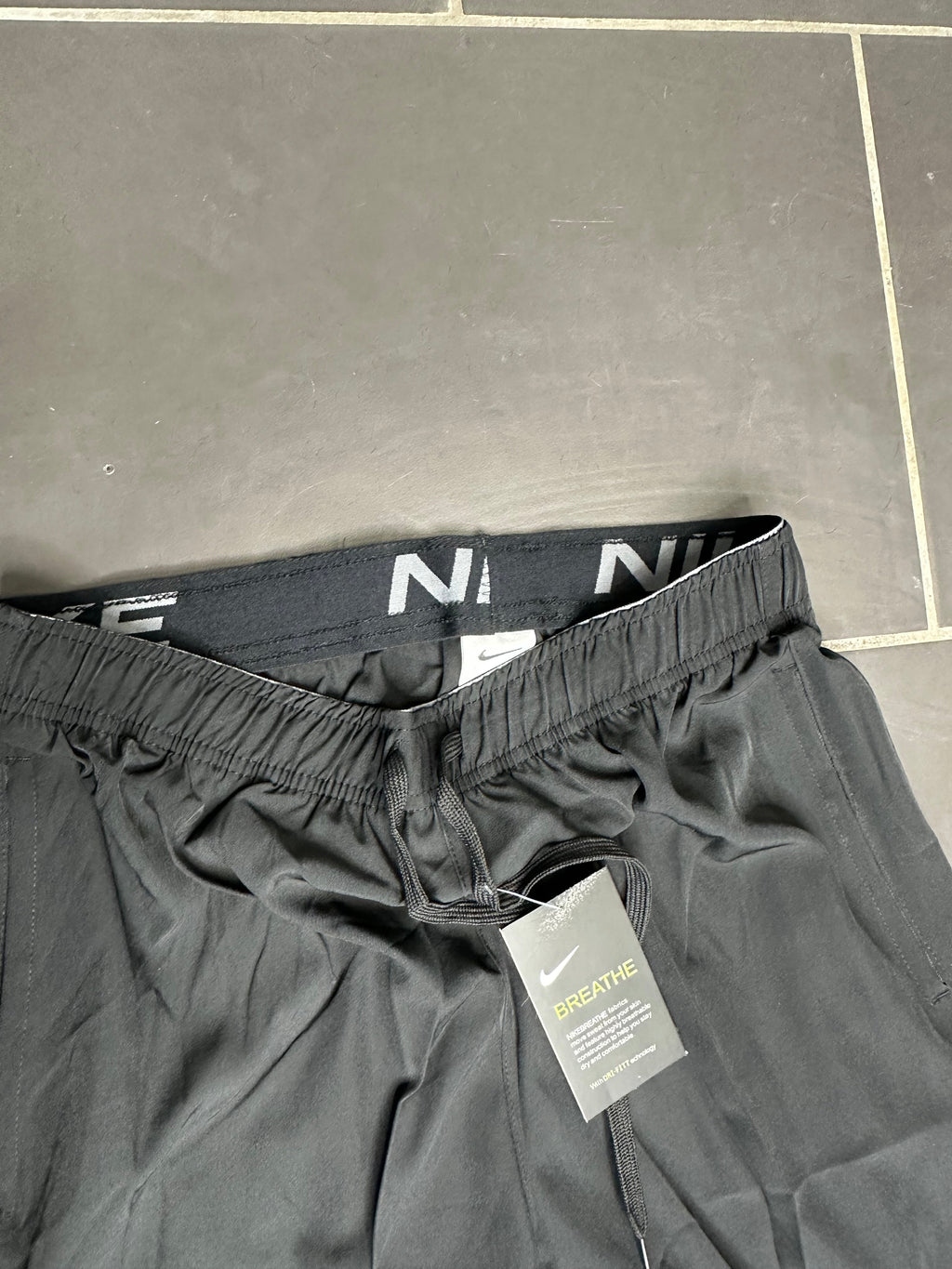 Short N noir